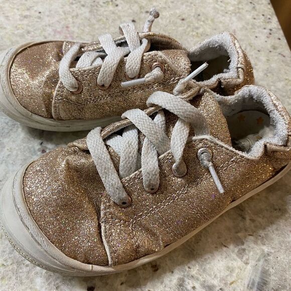 Other - Girls wonder nation gold sparkle sneakers size‎ 11